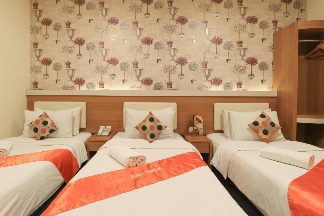Tab Hotel Surabaya Exterior foto